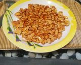 A picture of step 4 of Cashew chikki.