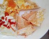 Hình bước làm 3 của món Bánh mì bơ tỏi ép trứng