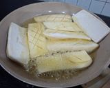 Hình bước làm 1 của món Nấm đùi gà khìa nước tương
