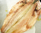Foto del paso 5 de la receta: 🐟 Lubina a la plancha con compota de pera 🍐