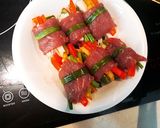 Hình bước làm 3 của món Bò cuộn rau củ