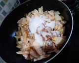 Foto langkah ke 2 dari resep Classic Apple Pie Super Yummy & Crunchy.