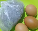 Foto langkah ke 1 dari resep Telur Dadar Teri.