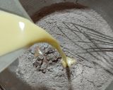 Foto langkah ke 2 dari resep Brownies Kukus Tepung Beras (Eggless).
