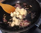 Une image de l'étape 5 de Farfalles bicolores au gorgonzola,basilic et oignon rouge.