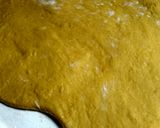 Foto langkah ke 4 dari resep Kue Bantal Labu Kuning.
