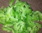 Foto langkah ke 1 dari resep Tumis pare🥒 rebon🍤 tempe🫔.