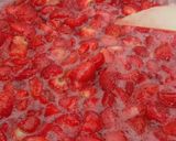 Foto langkah ke 2 dari resep Selai Strawberry.