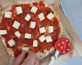 Foto langkah ke 5 dari resep Pizzaa tersehat dijamin melted !! Crust nya ayam ga pake tepung !.