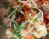 A picture of step 4 of Kung Pao Prawns.