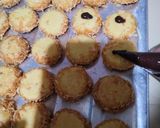 Foto langkah ke 6 dari resep Thumbprint Choco Cheesy.