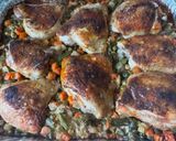 Sült csirke zöldséges rizzsel (együtt sütve) recept fázis 5 fotója