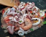 Foto langkah ke 2 dari resep Tumis Udang Cumi Jamur Enoki.