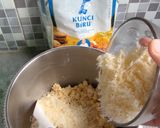Foto langkah ke 3 dari resep Palm Sugar Cheese Cookies.