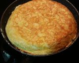Foto del paso 5 de la receta: Tortilla de patata rellena de tomate natural 👌