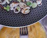 Foto del paso 3 de la receta: Omelette de queso al verdeo