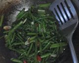 Foto langkah ke 3 dari resep Cah kangkung ladziidzun.