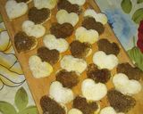 Foto del paso 4 de la receta: Masitas cupido 🖤💛 (fácil, ricas y económica)