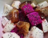 Foto langkah ke 3 dari resep Salad madu lemon (buah pir naga, kurma).