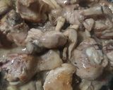 Foto del paso 3 de la receta Pollo con setas en salsa