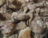 Foto del paso 3 de la receta: Pollo con setas en salsa
