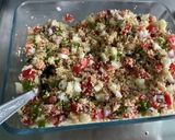 Une image de l'étape 18 de Taboulé aux tomates, légumes, raisins, herbes et épices.