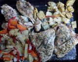 Foto del paso 4 de la receta: Pollo al horno con papas condimentadas