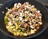 Foto del paso 7 de la receta: Pasta con gambones y verduras