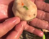 Foto langkah ke 2 dari resep Bola Ayam Rambutan.