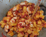 Foto langkah ke 3 dari resep Sambel goreng kentang.