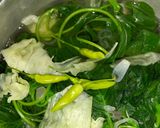 Foto langkah ke 4 dari resep 271. Sayur Bening Kubis Bayam.