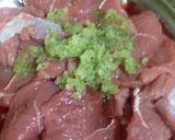 A picture of step 1 of Creamy Hara masala pasandy.