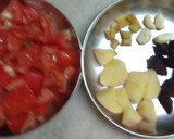વેજ ટોમેટો સૂપ (Veg Tomato Soup Recipe In Gujarati) રેસીપી સ્ટેપ1ફોટો