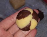 Foto del paso 4 de la receta: Galletitas de manteca marmoladas