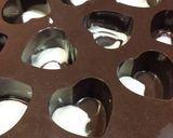 Foto del passaggio 2 della ricetta Cioccolatini ripieni con amarene