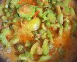 Foto langkah ke 4 dari resep Tumis Pedas Pare Cepokak.