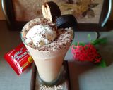 A picture of step 6 of Chocopie Milkshake with Icecream.