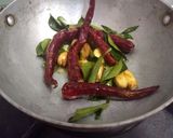 A picture of step 1 of Garlic chutney.