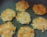 A picture of step 6 of Lucknowi matar chaat in rosti disc.