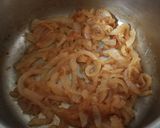 A picture of step 4 of Onion Milk Soup.