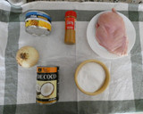 Foto del paso 1 de la receta: Pollo al curry con piña y leche de coco
