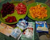 Foto langkah ke 1 dari resep Salad Buah Yogurt Cimory.