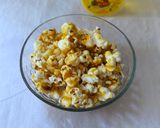 Foto langkah ke 4 dari resep Salted Caramel Popcorn.