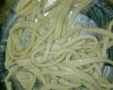 A picture of step 7 of Stir fry egg noodles.