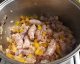 Foto del paso 3 de la receta: Guiso de Salchicha Parrillera 🍜