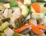 Foto del paso 5 de la receta: Ensalada Mixta con Lechuga, Vainitas, Zanahoria y Palta