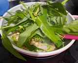 Foto langkah ke 1 dari resep Tumis Kangkung Bunga Pepaya.