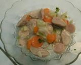 Foto langkah ke 6 dari resep Kuah Sop Pentol & Sosis.