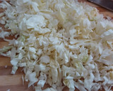 Foto del paso 1 de la receta: Tortilla crujiente de repollo pimiento y jamón
