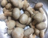 A picture of step 1 of Garlic Mushroom.
